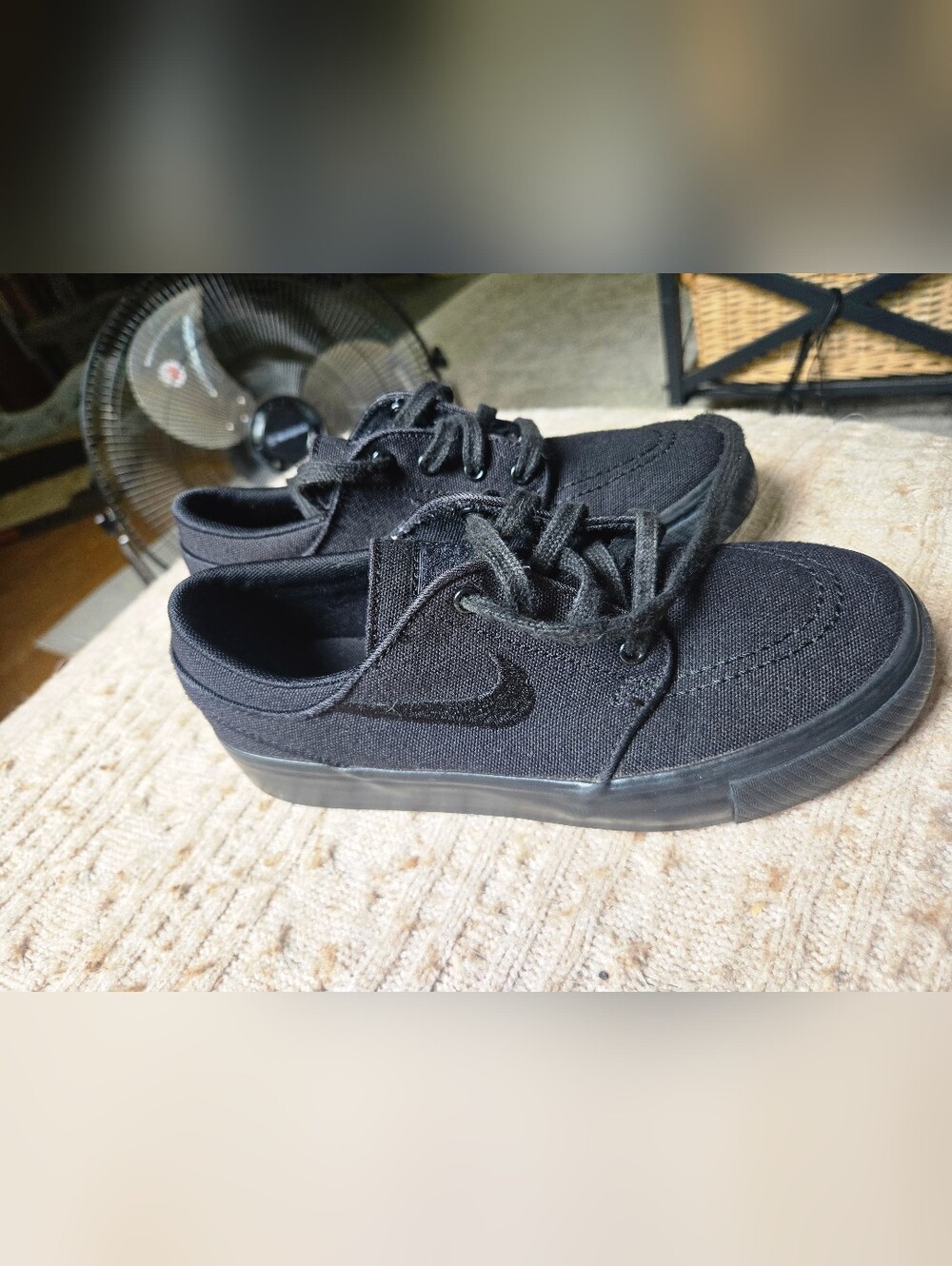 Nike SB Zoom Stefan Janoski Canvas "Triple Black" sneakers. Kids